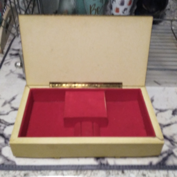 Embroidered then lacquered  very old music box - Picture 3 of 9